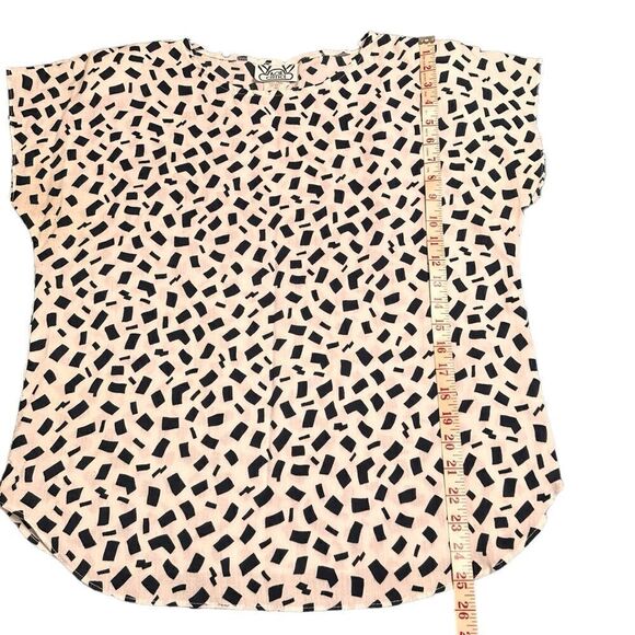 Vintage 1980’s Box Office black and white rayon blend short sleeved top size L - Picture 7 of 10